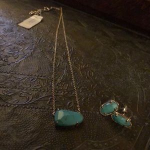 Kendra Scott Isla gold necklace and earring set